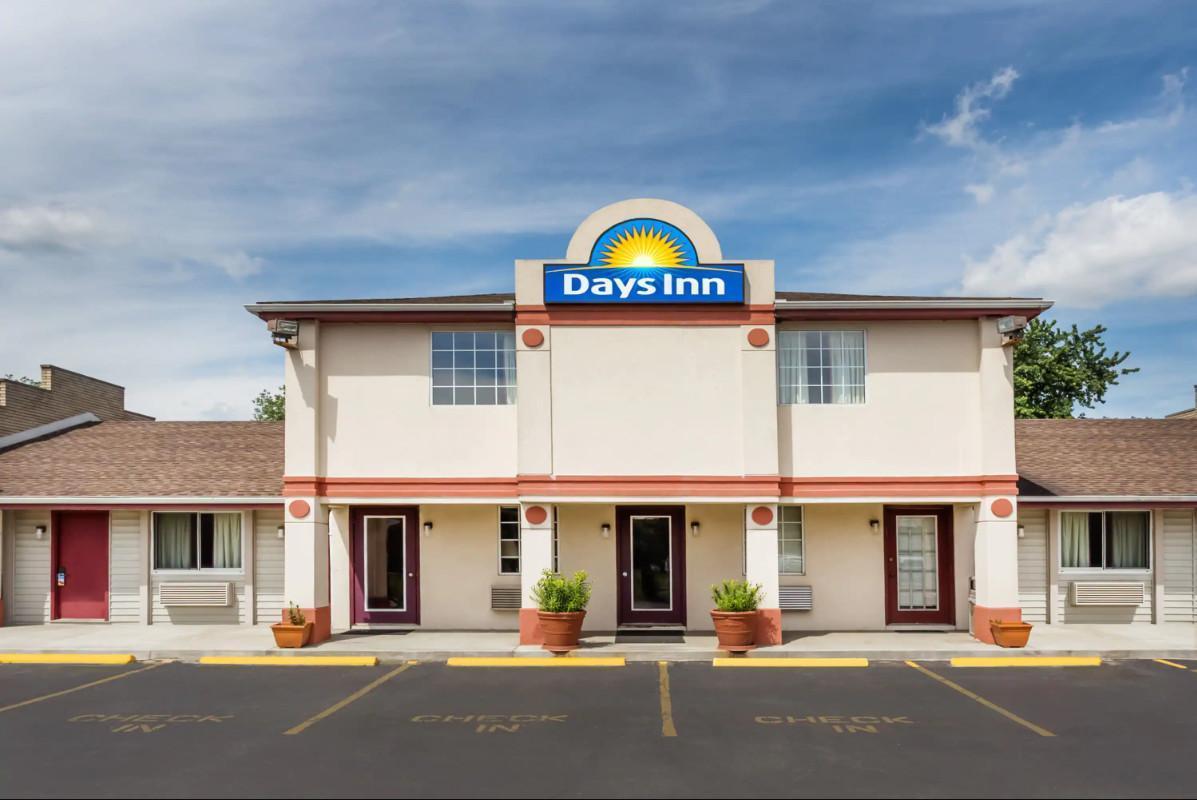 Days Inn By Wyndham Atlanta/Southlake/Morrow Exterior photo